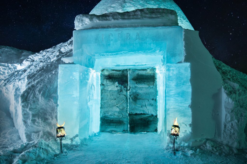 ice-bar-entrance-icehotel-sweden-2106-1400x932