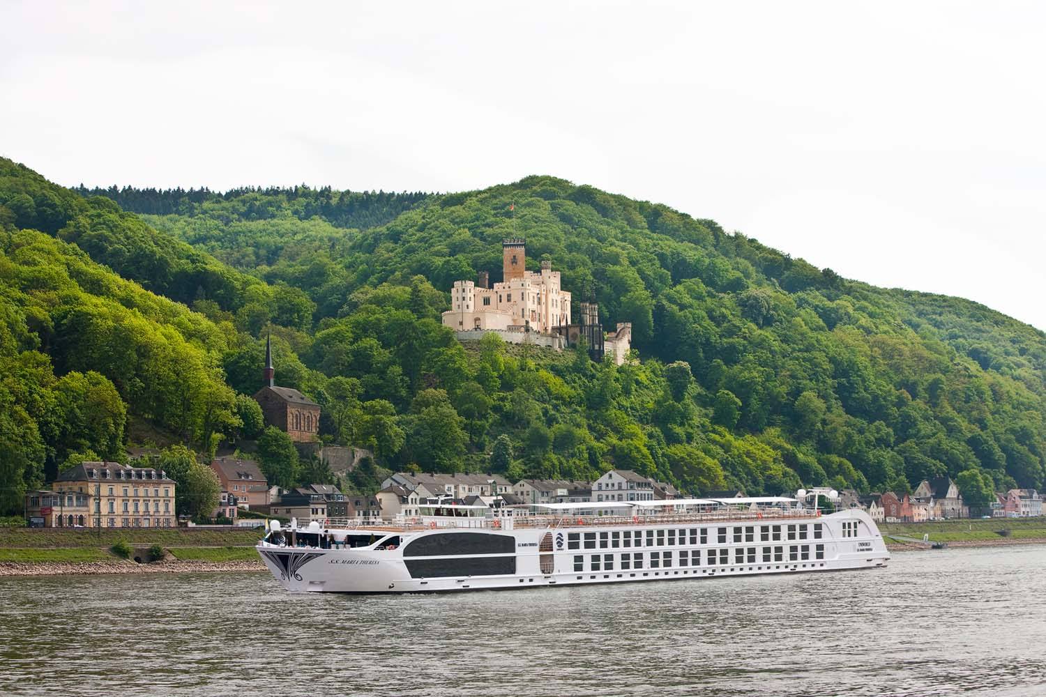 ภาพรวมการล่องเรือแม่น้ำ Uniworld River Cruises : เที่ยวหรูหรา โรแมนติคกลางสายน้ำในยุโรป และแม่น้ำสายหลักรอบโลก
