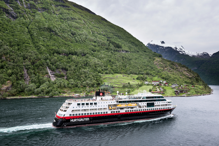 ภาพรวมการล่องเรือสำรวจ สายเรือ Hurtigruten : เฮอร์ติกรูเตน เรือเที่ยวชมฟยอร์ดนอร์เวย์ และล่าแสงเหนือ