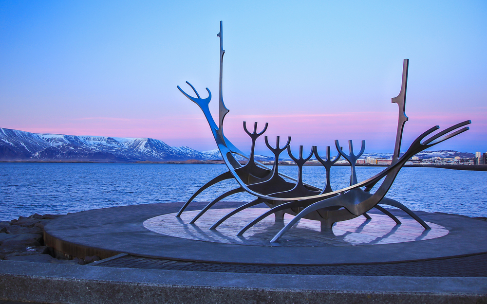 เที่ยวชมสัญลักษณ์เรือไวกิ้ง Solfar (Sun Voyager Sculpture) และถนนช้อปปิ้งในไอซ์แลนด์