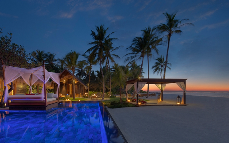 one-and-only-reethi-rah-grand-sunset-residence-1440x900