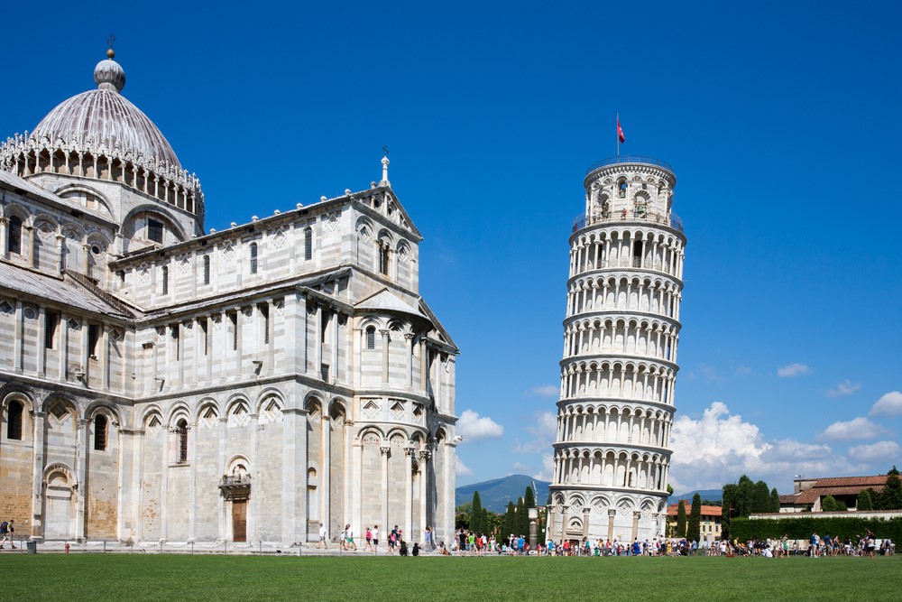 Italy_-_Pisa_-_shutterstock_411436804